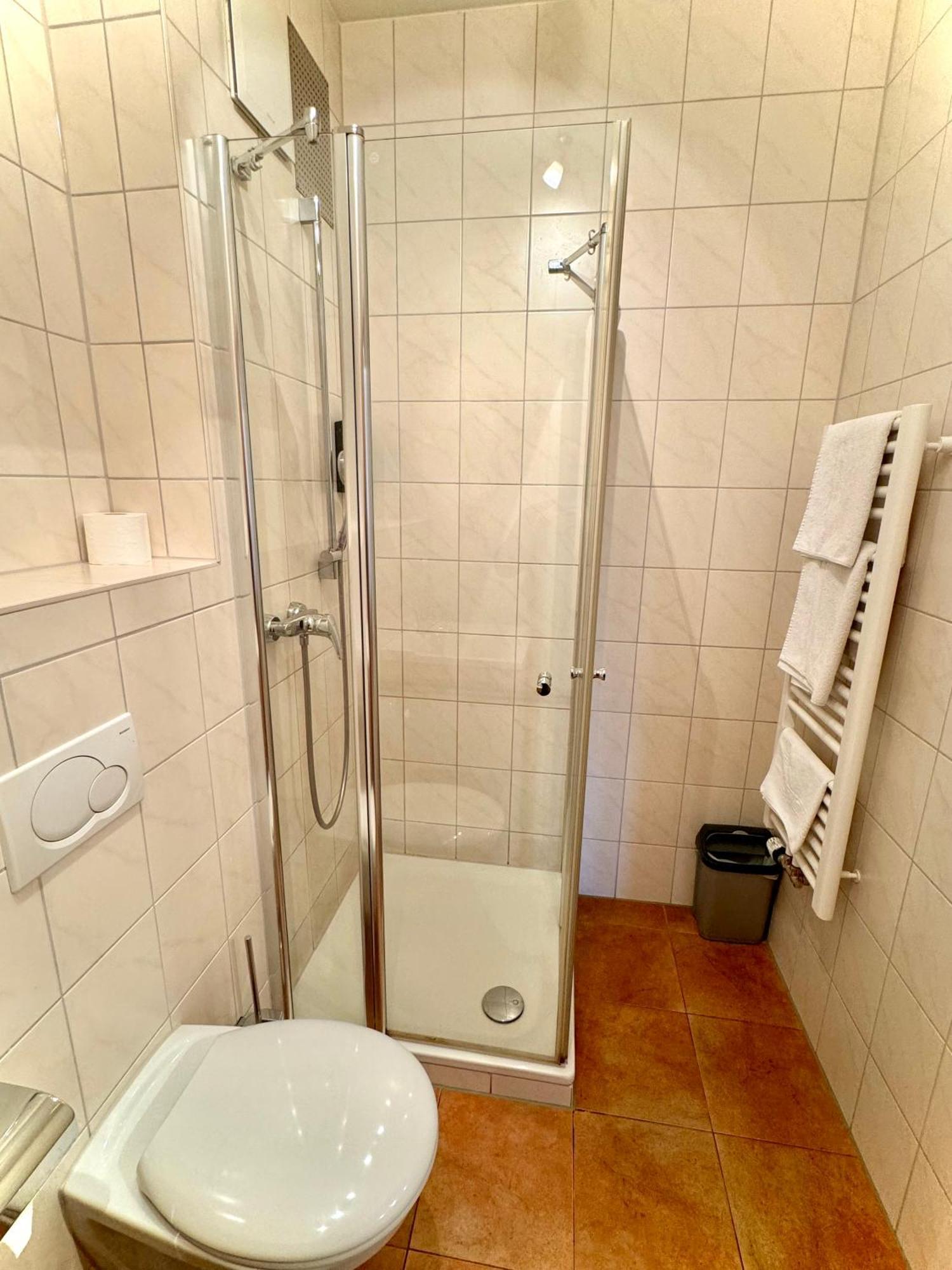 Landgasthof Hotel Zwickl Deggendorf Buitenkant foto