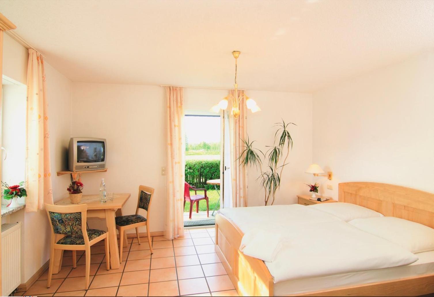 Landgasthof Hotel Zwickl Deggendorf Buitenkant foto
